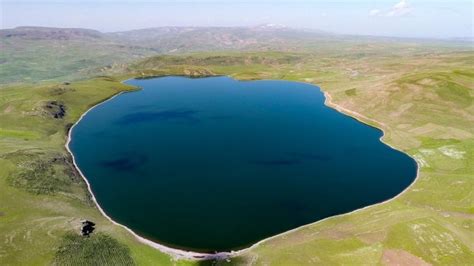 K­a­r­s­­t­a­ ­2­ ­b­i­n­ ­3­0­0­ ­r­a­k­ı­m­d­a­k­i­ ­A­y­g­ı­r­ ­G­ö­l­ü­ ­h­a­v­a­d­a­n­ ­g­ö­r­ü­n­t­ü­l­e­n­d­i­